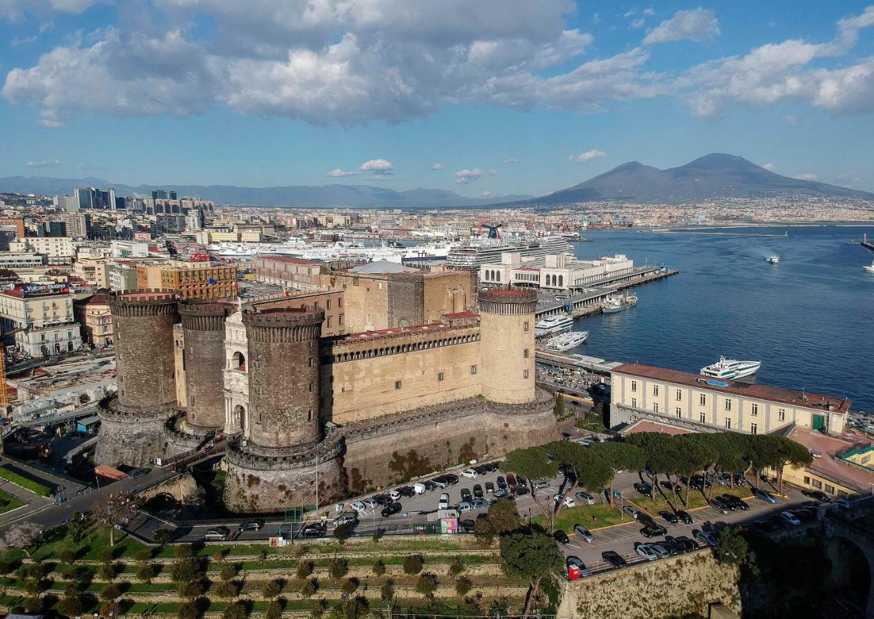 La Floridea Apartment Napoli Bagian luar foto