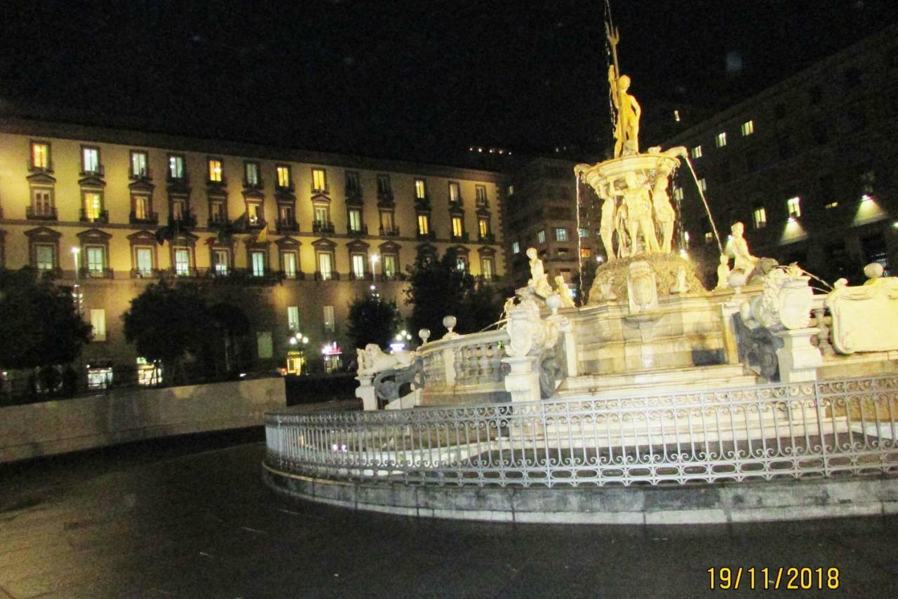 La Floridea Apartment Napoli Bagian luar foto